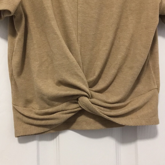 Cropped tan twisting t shirt - Picture 2 of 3